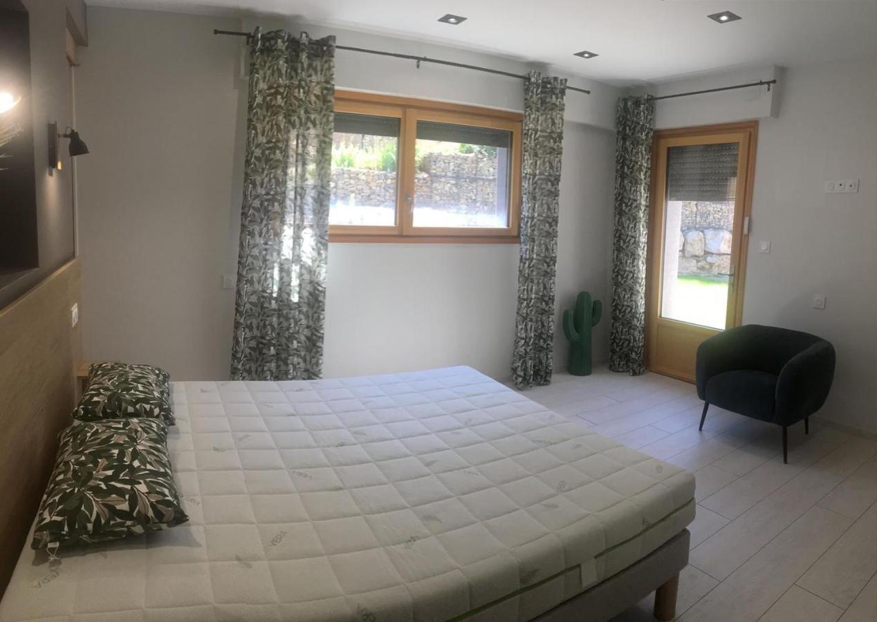Gite Du Travers Villa Sebrazac Eksteriør billede